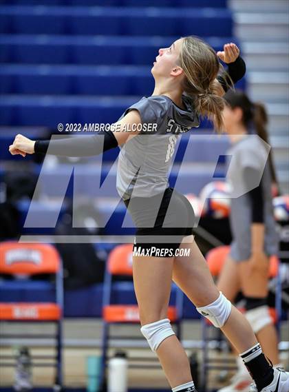 Thumbnail 2 in Steele vs. Klein photogallery.