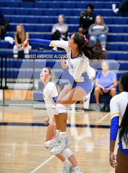 Thumbnail 1 in Steele vs. Klein photogallery.