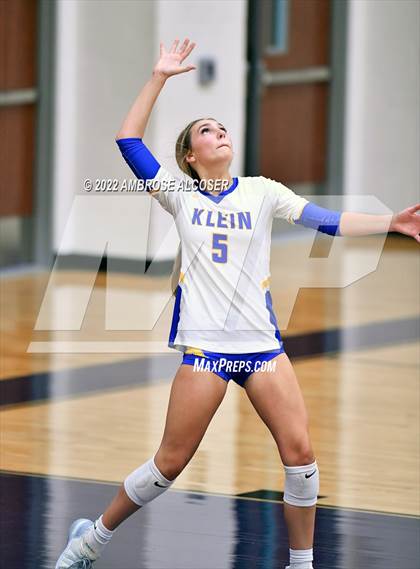 Thumbnail 1 in Steele vs. Klein photogallery.