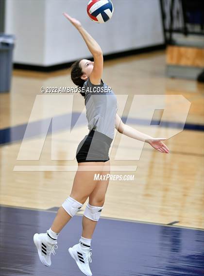Thumbnail 2 in Steele vs. Klein photogallery.