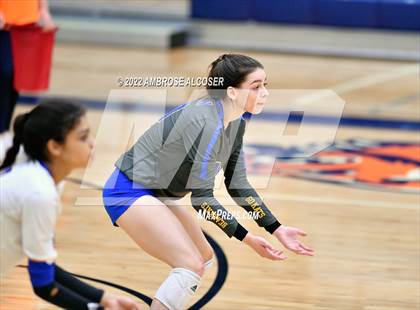 Thumbnail 3 in Steele vs. Klein photogallery.