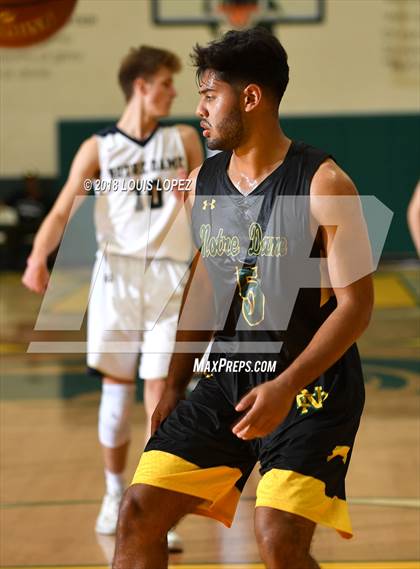 Thumbnail 2 in Notre Dame vs. Notre Dame (SO) (Classic at Damien) photogallery.