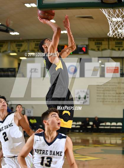 Thumbnail 3 in Notre Dame vs. Notre Dame (SO) (Classic at Damien) photogallery.