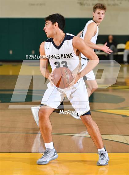 Thumbnail 2 in Notre Dame vs. Notre Dame (SO) (Classic at Damien) photogallery.