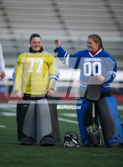 Thumbnail 3 in Midd-West vs. Central Columbia (PIAA District IV 1A Semifinal) photogallery.