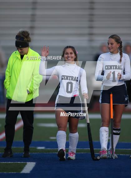 Thumbnail 2 in Midd-West vs. Central Columbia (PIAA District IV 1A Semifinal) photogallery.
