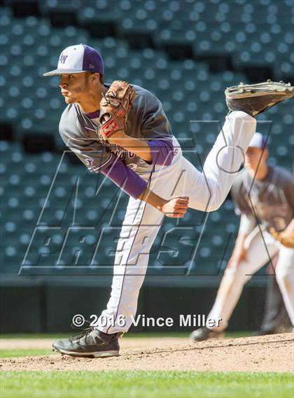 Thumbnail 3 in Nathan Hale vs. Lake Washington photogallery.