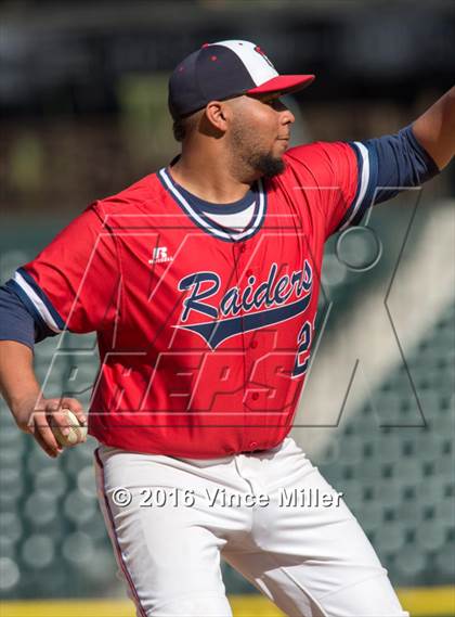 Thumbnail 3 in Nathan Hale vs. Lake Washington photogallery.
