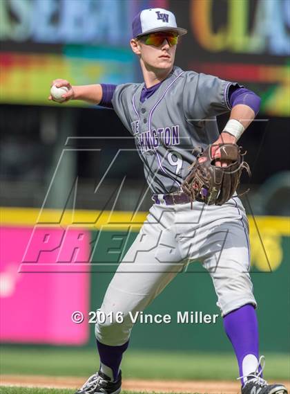 Thumbnail 1 in Nathan Hale vs. Lake Washington photogallery.