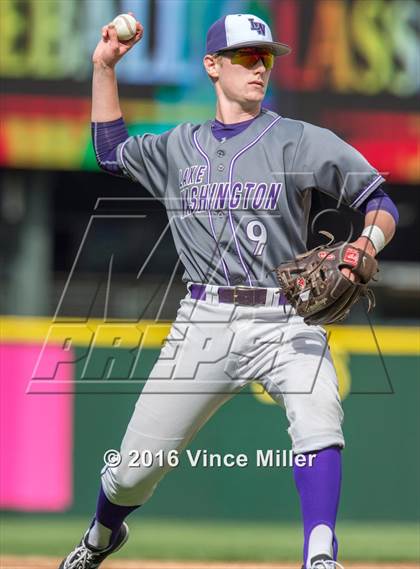 Thumbnail 2 in Nathan Hale vs. Lake Washington photogallery.
