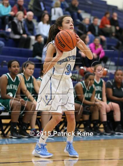 Thumbnail 2 in Wakefield @ Yorktown photogallery.