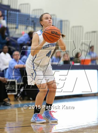 Thumbnail 2 in Wakefield @ Yorktown photogallery.
