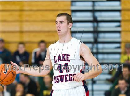 Thumbnail 2 in Jesuit vs. Lake Oswego (Les Schwab Invitational) photogallery.