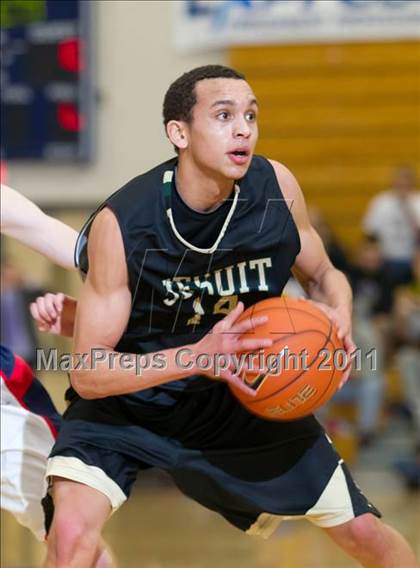 Thumbnail 2 in Jesuit vs. Lake Oswego (Les Schwab Invitational) photogallery.