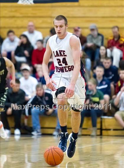 Thumbnail 1 in Jesuit vs. Lake Oswego (Les Schwab Invitational) photogallery.