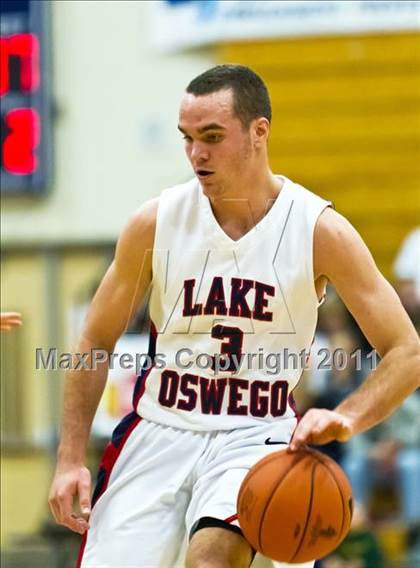 Thumbnail 1 in Jesuit vs. Lake Oswego (Les Schwab Invitational) photogallery.