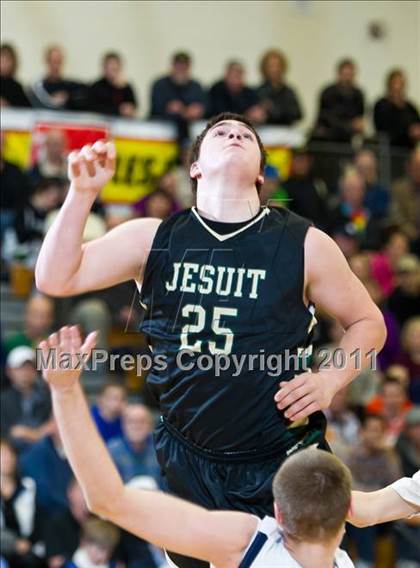 Thumbnail 1 in Jesuit vs. Lake Oswego (Les Schwab Invitational) photogallery.