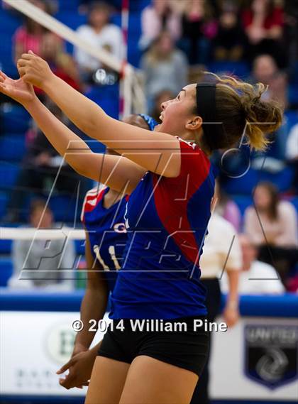 Thumbnail 2 in Rondout Valley vs. Goshen Central (Section 9 Class B Final) photogallery.