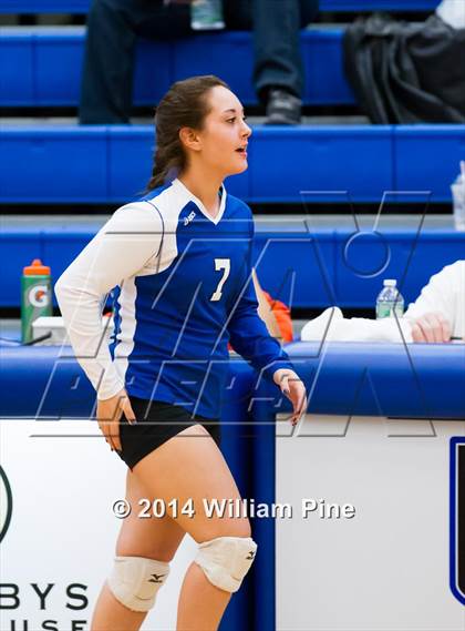 Thumbnail 2 in Rondout Valley vs. Goshen Central (Section 9 Class B Final) photogallery.