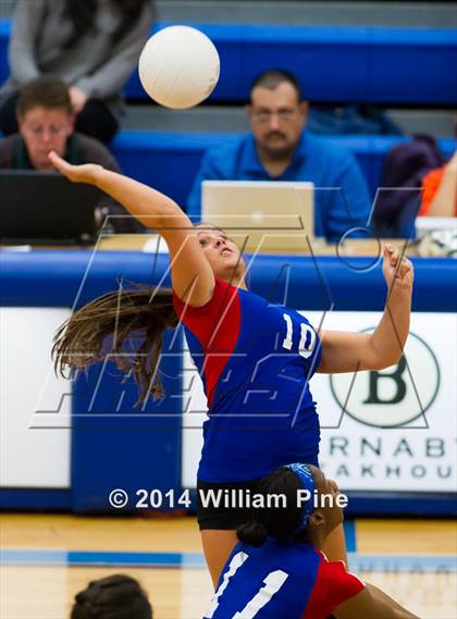 Thumbnail 3 in Rondout Valley vs. Goshen Central (Section 9 Class B Final) photogallery.