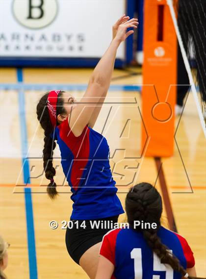 Thumbnail 3 in Rondout Valley vs. Goshen Central (Section 9 Class B Final) photogallery.