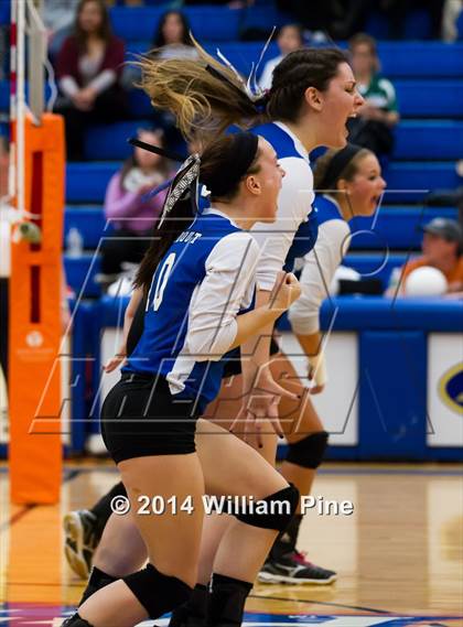 Thumbnail 2 in Rondout Valley vs. Goshen Central (Section 9 Class B Final) photogallery.