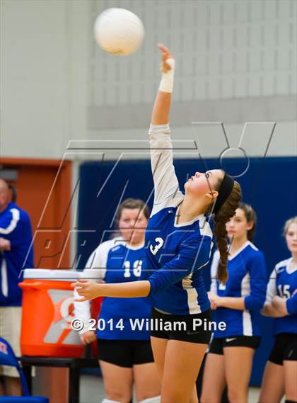 Thumbnail 3 in Rondout Valley vs. Goshen Central (Section 9 Class B Final) photogallery.
