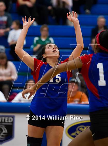 Thumbnail 2 in Rondout Valley vs. Goshen Central (Section 9 Class B Final) photogallery.
