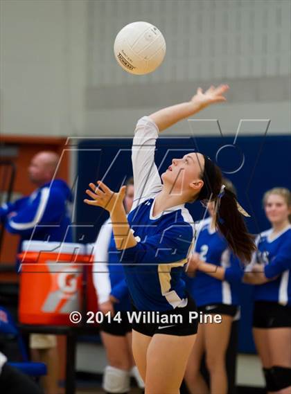Thumbnail 3 in Rondout Valley vs. Goshen Central (Section 9 Class B Final) photogallery.