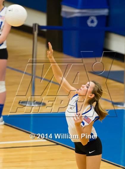 Thumbnail 2 in Rondout Valley vs. Goshen Central (Section 9 Class B Final) photogallery.