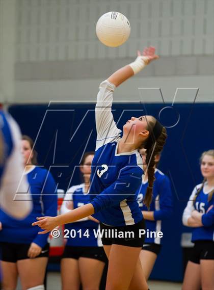 Thumbnail 1 in Rondout Valley vs. Goshen Central (Section 9 Class B Final) photogallery.