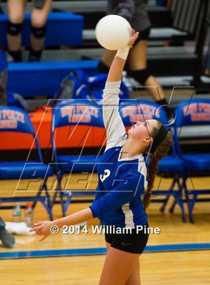 Thumbnail 3 in Rondout Valley vs. Goshen Central (Section 9 Class B Final) photogallery.
