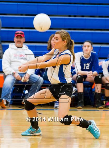 Thumbnail 1 in Rondout Valley vs. Goshen Central (Section 9 Class B Final) photogallery.