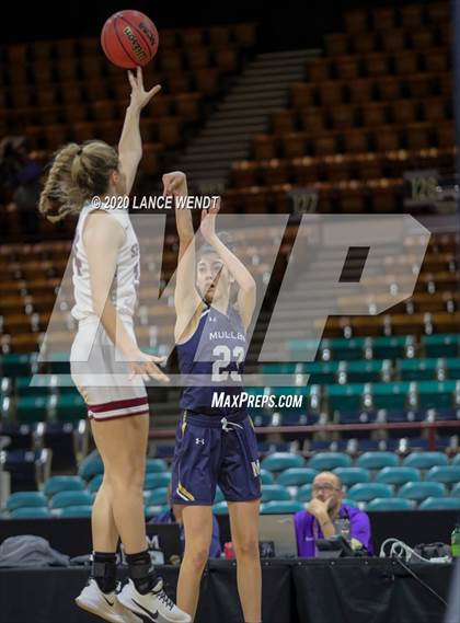 Thumbnail 2 in Mullen vs. Berthoud (CHSAA 4A Final Four) photogallery.
