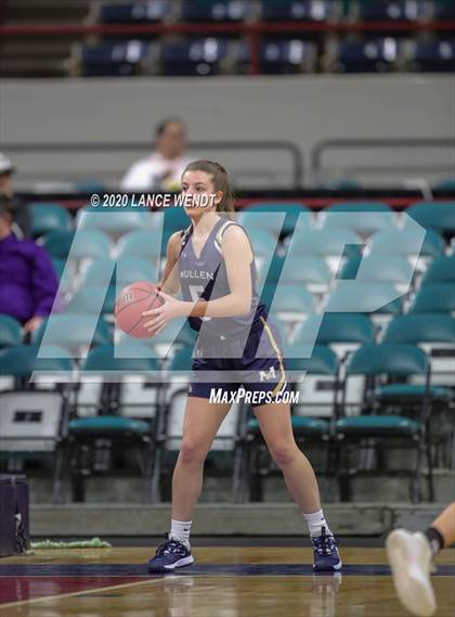 Thumbnail 2 in Mullen vs. Berthoud (CHSAA 4A Final Four) photogallery.