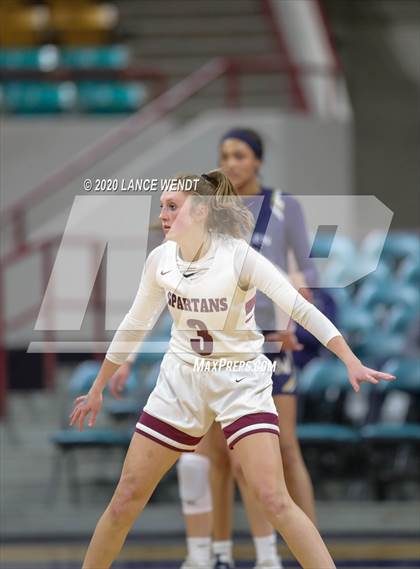 Thumbnail 1 in Mullen vs. Berthoud (CHSAA 4A Final Four) photogallery.