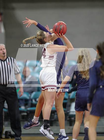Thumbnail 1 in Mullen vs. Berthoud (CHSAA 4A Final Four) photogallery.