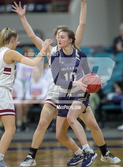Thumbnail 3 in Mullen vs. Berthoud (CHSAA 4A Final Four) photogallery.