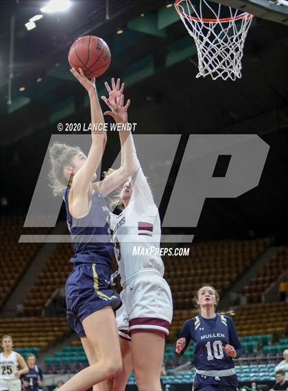 Thumbnail 1 in Mullen vs. Berthoud (CHSAA 4A Final Four) photogallery.