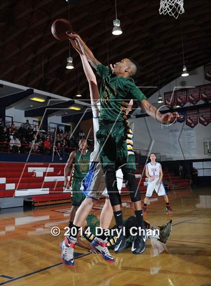 Thumbnail 2 in Eisenhower vs San Marcos (#D1 Bound Southern California Christmas Classic) photogallery.