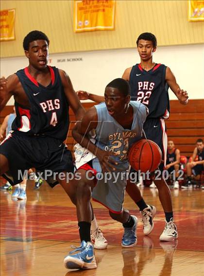 Thumbnail 2 in Pacific Hills vs. Sylmar (War On The Floor) photogallery.