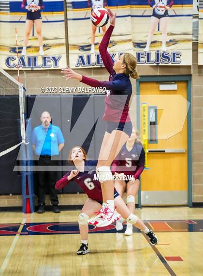 Thumbnail 3 in Regis Jesuit vs Dakota Ridge (Dakota Ridge Varsity Tournament) photogallery.