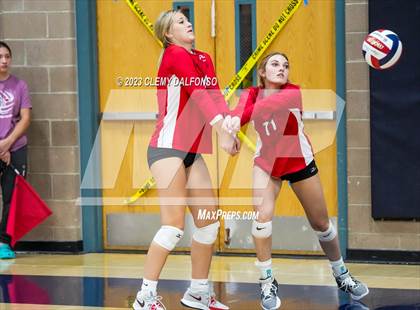 Thumbnail 2 in Regis Jesuit vs Dakota Ridge (Dakota Ridge Varsity Tournament) photogallery.