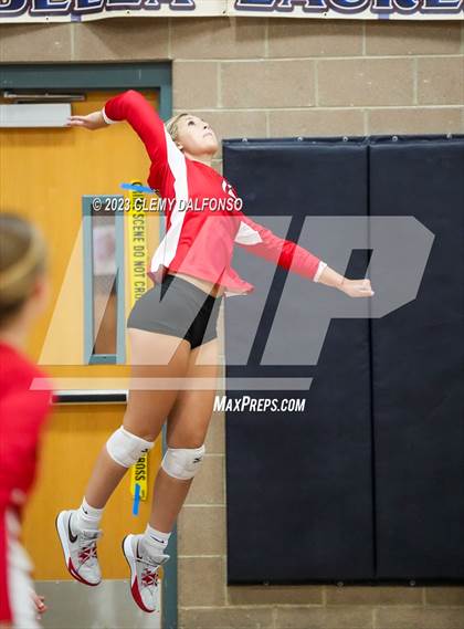 Thumbnail 3 in Regis Jesuit vs Dakota Ridge (Dakota Ridge Varsity Tournament) photogallery.