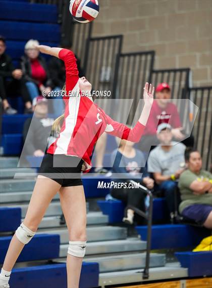 Thumbnail 3 in Regis Jesuit vs Dakota Ridge (Dakota Ridge Varsity Tournament) photogallery.