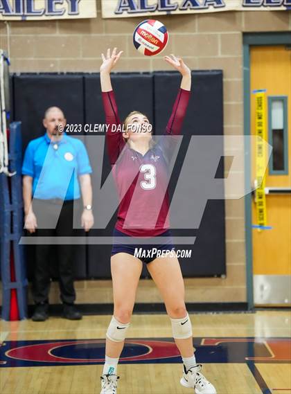 Thumbnail 3 in Regis Jesuit vs Dakota Ridge (Dakota Ridge Varsity Tournament) photogallery.