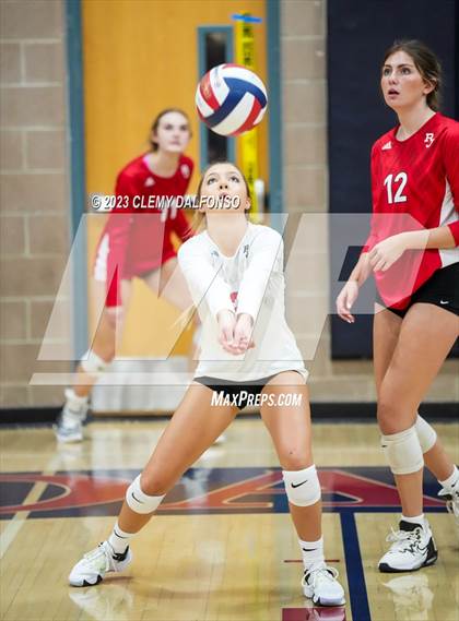 Thumbnail 3 in Regis Jesuit vs Dakota Ridge (Dakota Ridge Varsity Tournament) photogallery.