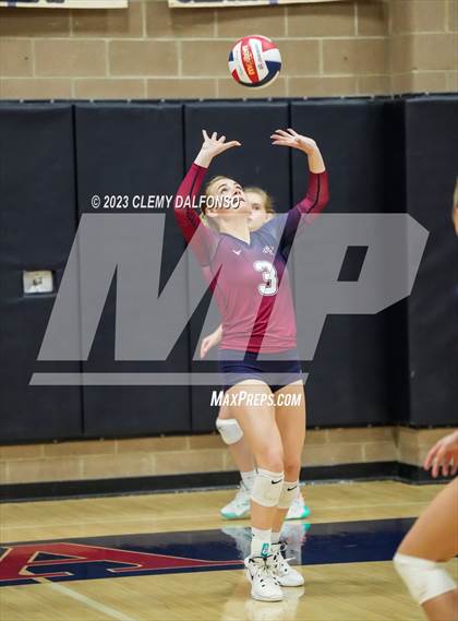 Thumbnail 3 in Regis Jesuit vs Dakota Ridge (Dakota Ridge Varsity Tournament) photogallery.
