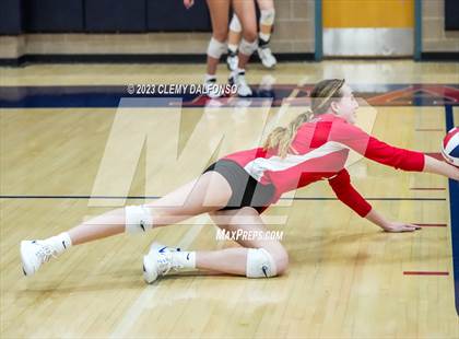 Thumbnail 2 in Regis Jesuit vs Dakota Ridge (Dakota Ridge Varsity Tournament) photogallery.