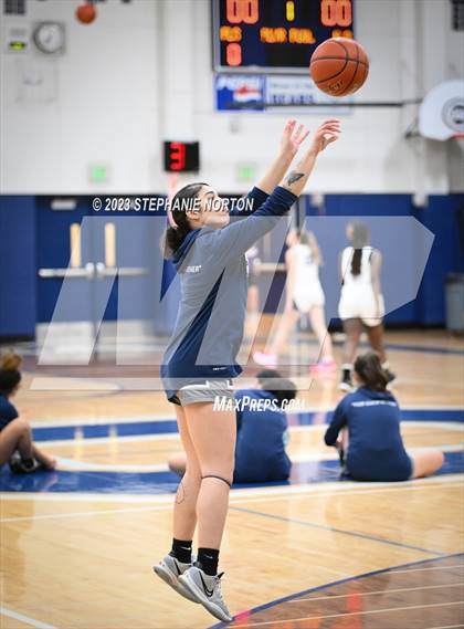 Thumbnail 2 in Olympia vs Skyview (WIAA 4A District Playoff) photogallery.
